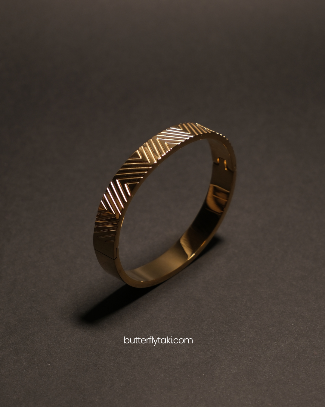 Geometrik Desenli Çelik Kelepçe Bileklik